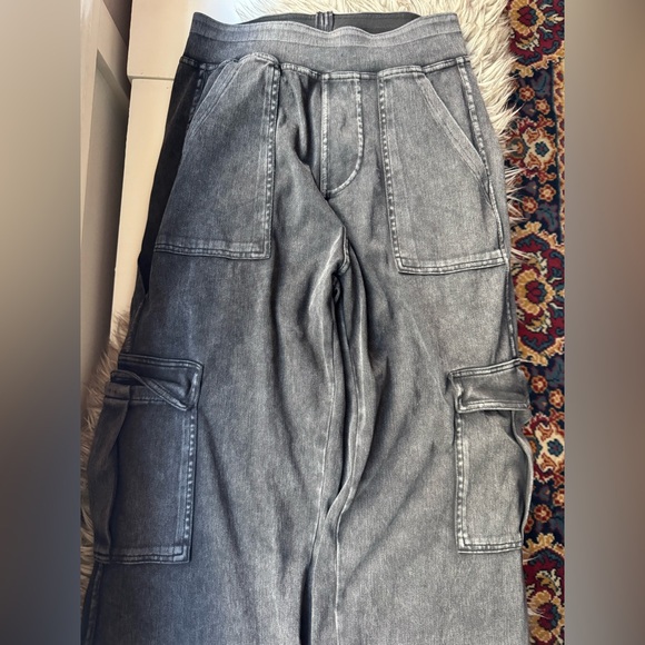 HALARA Black Cargo Pants - Picture 3 of 15